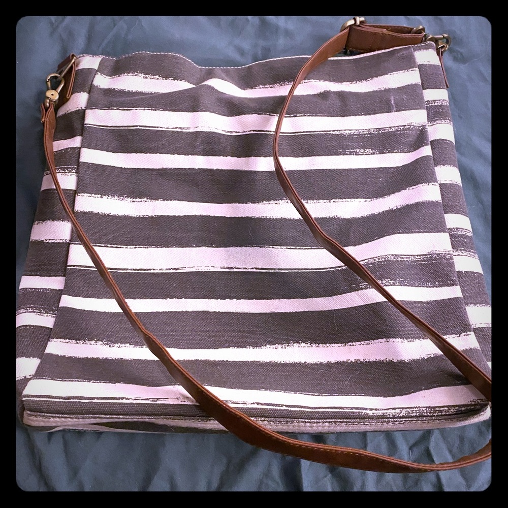 Maika goods crossbody bag!